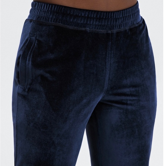 Fabletics Luxe Navy Velour joggers - Picture 5 of 7